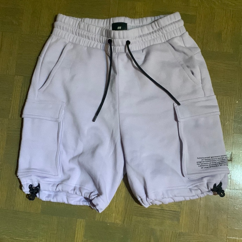 Relaxed fit cargo shorts